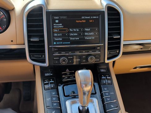 Used 2014 Porsche Cayenne image 12