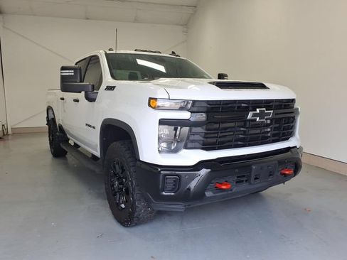 Used 2025 Chevrolet Silverado 2500 Custom w/ Custom Value Package AWD/4WD image 1