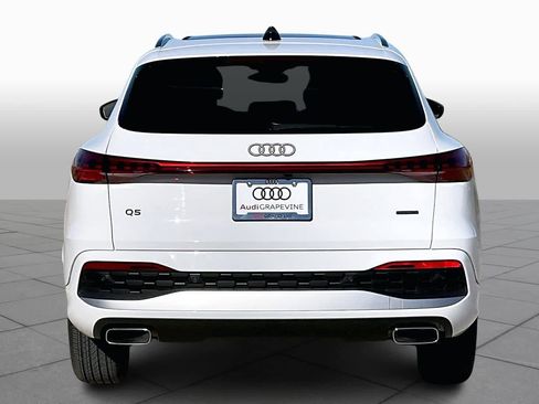 Certified 2025 Audi Q5 Premium w/ Convenience Package image 4