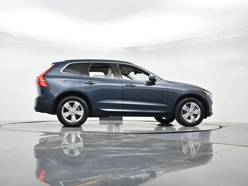 Used 2022 Volvo XC60 B5 Momentum image 29