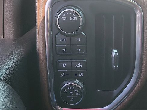 Used 2021 Chevrolet Silverado 2500 High Country w/ Technology Package image 22