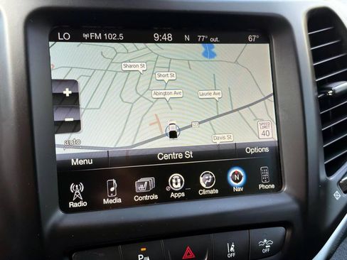 Used 2017 Jeep Cherokee Trailhawk AWD/4WD image 16