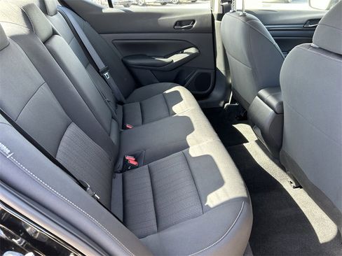 Used 2025 Nissan Altima 2.5 S image 11