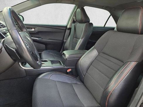 Used 2017 Toyota Camry SE image 17