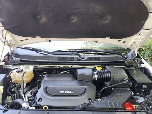 Used 2017 Chrysler Pacifica Touring-L FWD image 22