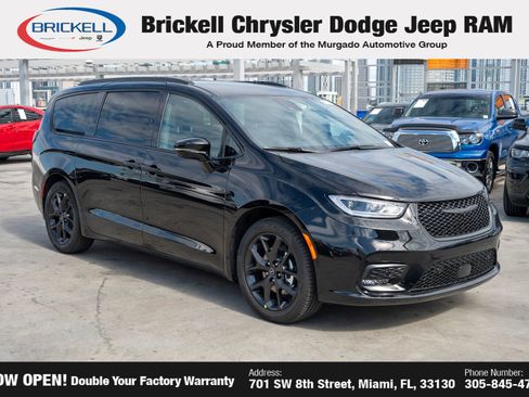 New 2026 Chrysler Pacifica Select image 3