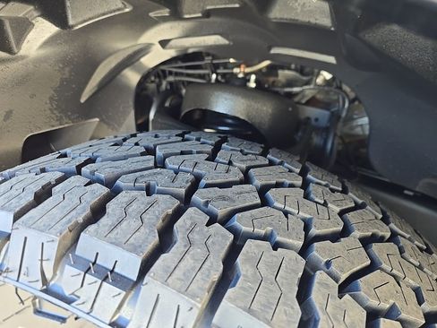 Used 2017 Ford F150 Lariat image 26