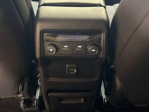 Used 2019 GMC Acadia SLE AWD/4WD image 18