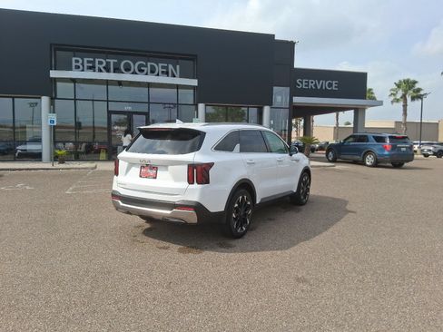New 2026 Kia Sorento EX FWD image 4
