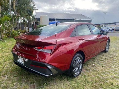 Certified 2024 Hyundai Elantra SEL FWD image 7