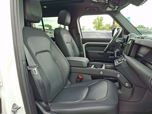 Certified 2024 Land Rover Defender 130 X-Dynamic SE AWD/4WD image 22