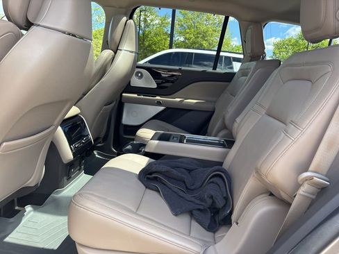 Used 2020 Lincoln Aviator Reserve w/ Equipment Group 202A AWD/4WD image 19