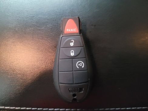 Used 2019 Jeep Cherokee Latitude w/ Popular Appearance Group image 32