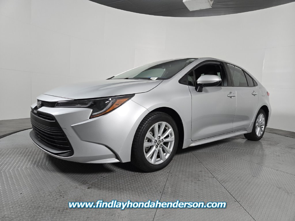 Used 2024 Toyota Corolla LE w/ LE Convenience Package FWD image 2