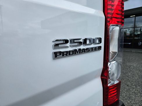 Used 2025 RAM ProMaster 2500 w/ Convenience Group image 11