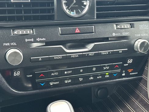 Used 2017 Lexus RX 350 AWD w/ Luxury Package image 21