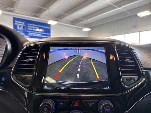 Used 2019 Jeep Grand Cherokee Limited w/ Luxury Group II AWD/4WD image 14