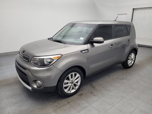 Used 2017 Kia Soul + image 2