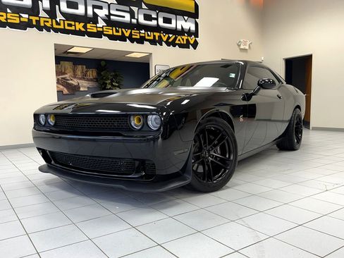 Used 2021 Dodge Challenger R/T Scat Pack w/ Plus Package image 2
