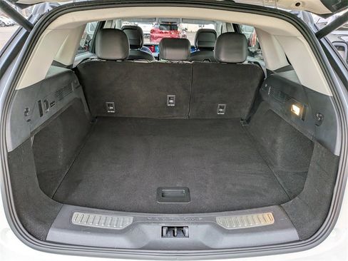 Used 2025 Lincoln Nautilus Premier image 13