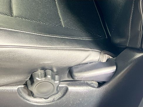 Used 2019 Toyota Tacoma SR5 RWD image 15