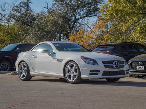 Used 2015 Mercedes-Benz SLK 250 w/ Premium Package image 8