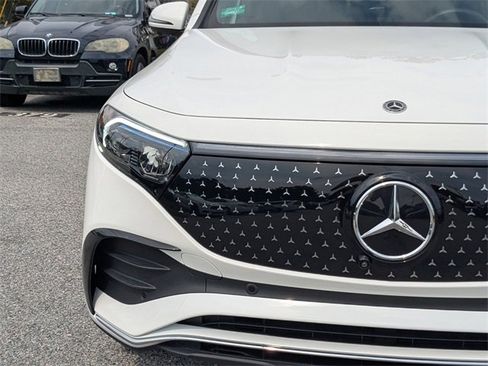 Used 2025 Mercedes-Benz EQB 250+ image 11
