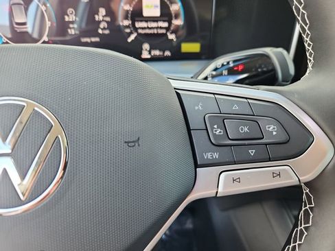 New 2026 Volkswagen Tiguan SE image 12