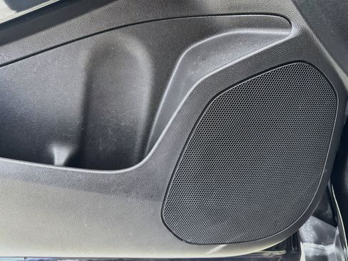Used 2024 Chevrolet Trax RS w/ Sunroof Package FWD image 20