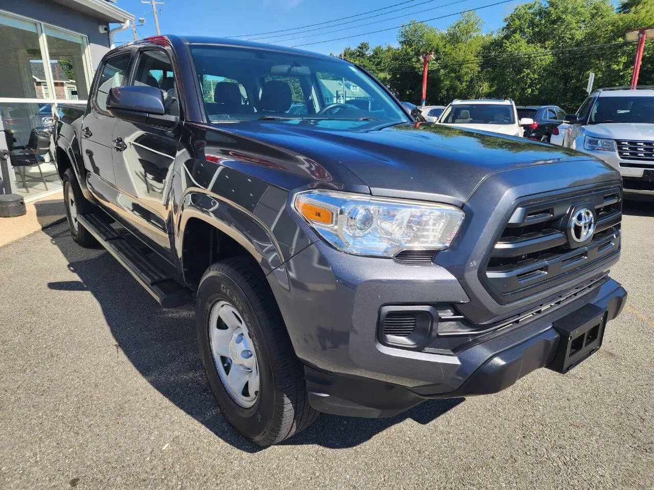 Used 2017 Toyota Tacoma SR w/ Tow Package AWD/4WD image 3
