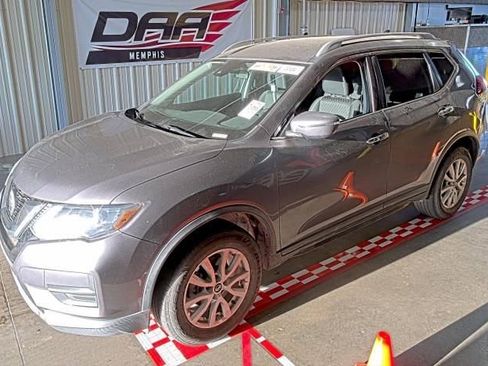 Used 2019 Nissan Rogue SV image 6