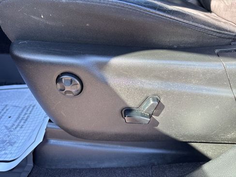 Used 2019 Jeep Grand Cherokee Altitude image 11