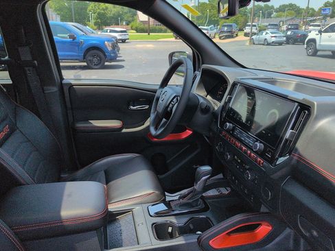 Used 2025 Nissan Frontier PRO-4X w/ Pro Premium Package AWD/4WD image 10