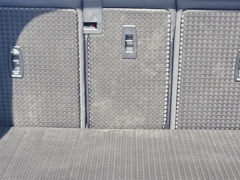 Used 2025 Land Rover Defender 110 S image 27