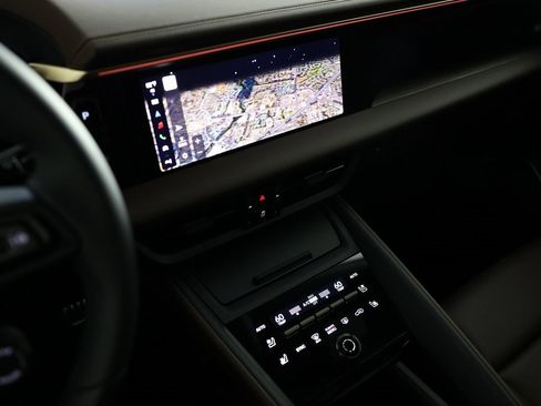 Used 2025 Porsche Macan Turbo Electric image 28