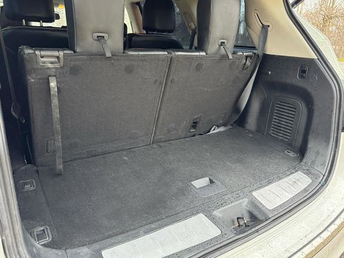 Used 2019 INFINITI QX60 Luxe w/ Essential Package image 16