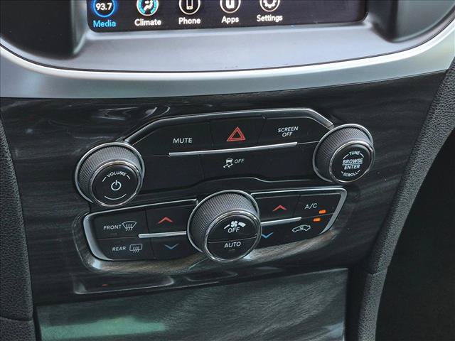 Used 2020 Chrysler 300 Touring w/ Sport Appearance Package RWD image 14