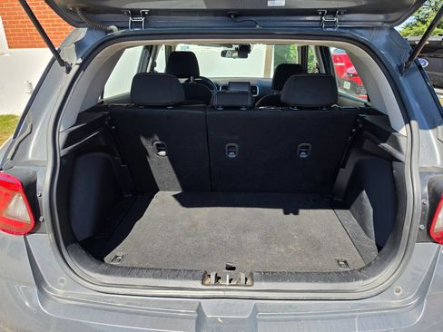 Used 2024 Hyundai Venue SEL FWD image 8