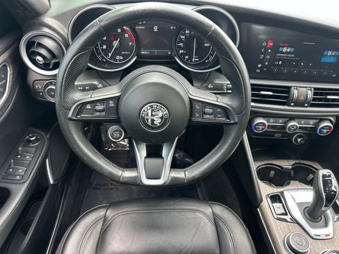 Used 2022 Alfa Romeo Giulia Ti RWD image 15