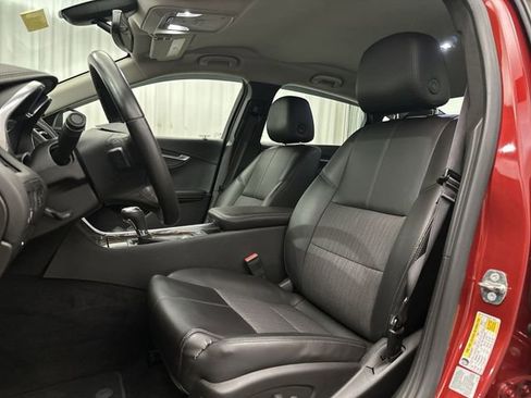 Used 2015 Chevrolet Impala LT w/ Convenience Package FWD image 16