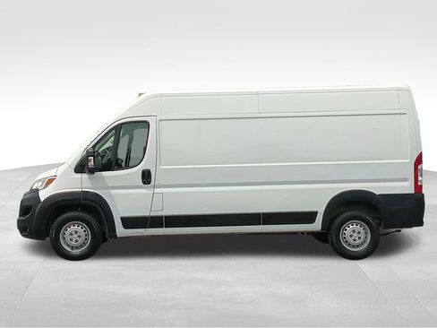 Used 2024 RAM ProMaster 2500 w/ Convenience Group FWD image 9