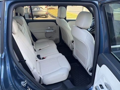 Used 2022 Mercedes-Benz GLB 250 4MATIC image 24