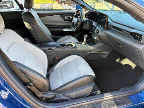Used 2024 Ford Mustang Convertible RWD image 11