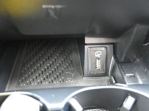 Used 2020 Mercedes-Benz C 300 4MATIC Sedan image 20