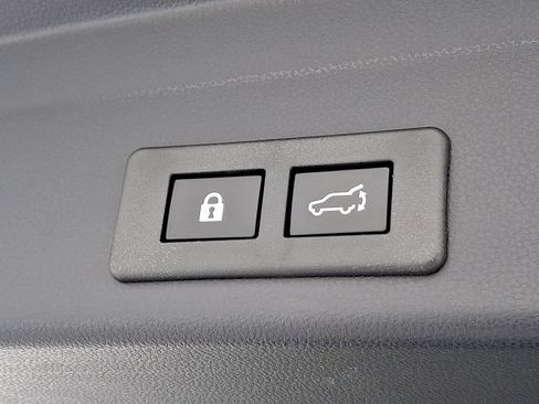 Certified 2022 Subaru Ascent Touring image 34