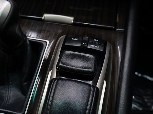 Used 2016 Lexus LS 460 w/ Comfort Package image 25