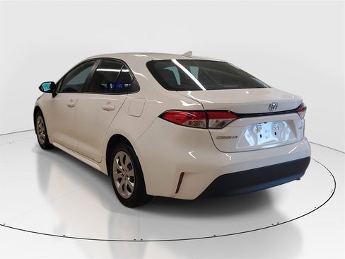 Used 2023 Toyota Corolla LE image 5