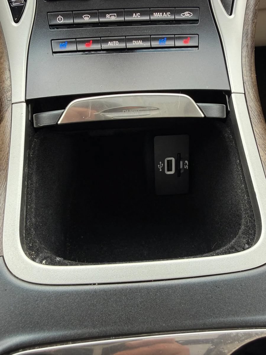 Used 2016 Lincoln MKX Reserve w/ Technology Package AWD/4WD image 29