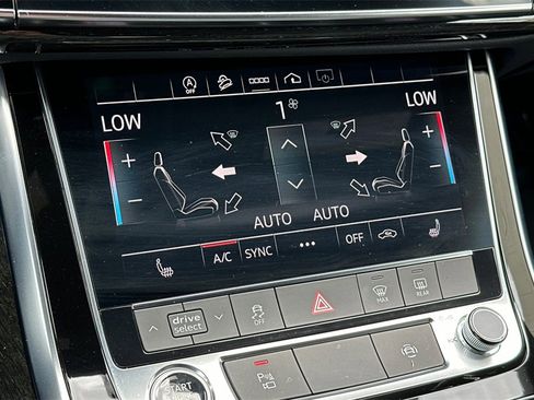 Used 2021 Audi Q8 Premium image 25