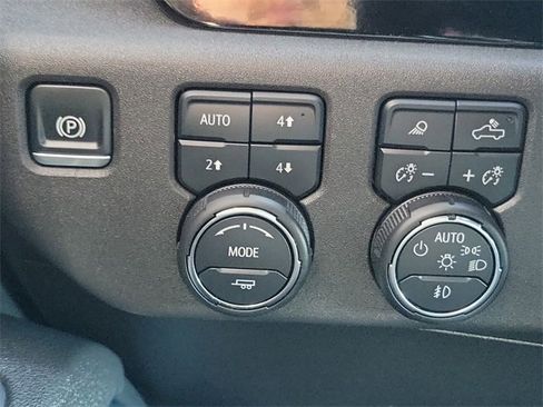 Certified 2025 Chevrolet Silverado 1500 LT Trail Boss w/ LT Trail Boss Premium Package image 18